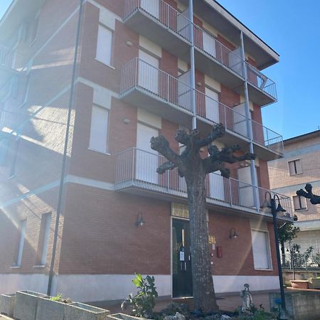 Hotel Ferrara Chianciano Terme Bagian luar foto
