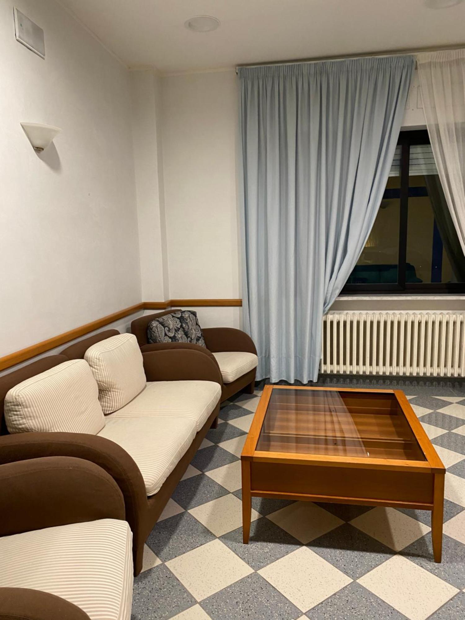 Hotel Ferrara Chianciano Terme Bagian luar foto