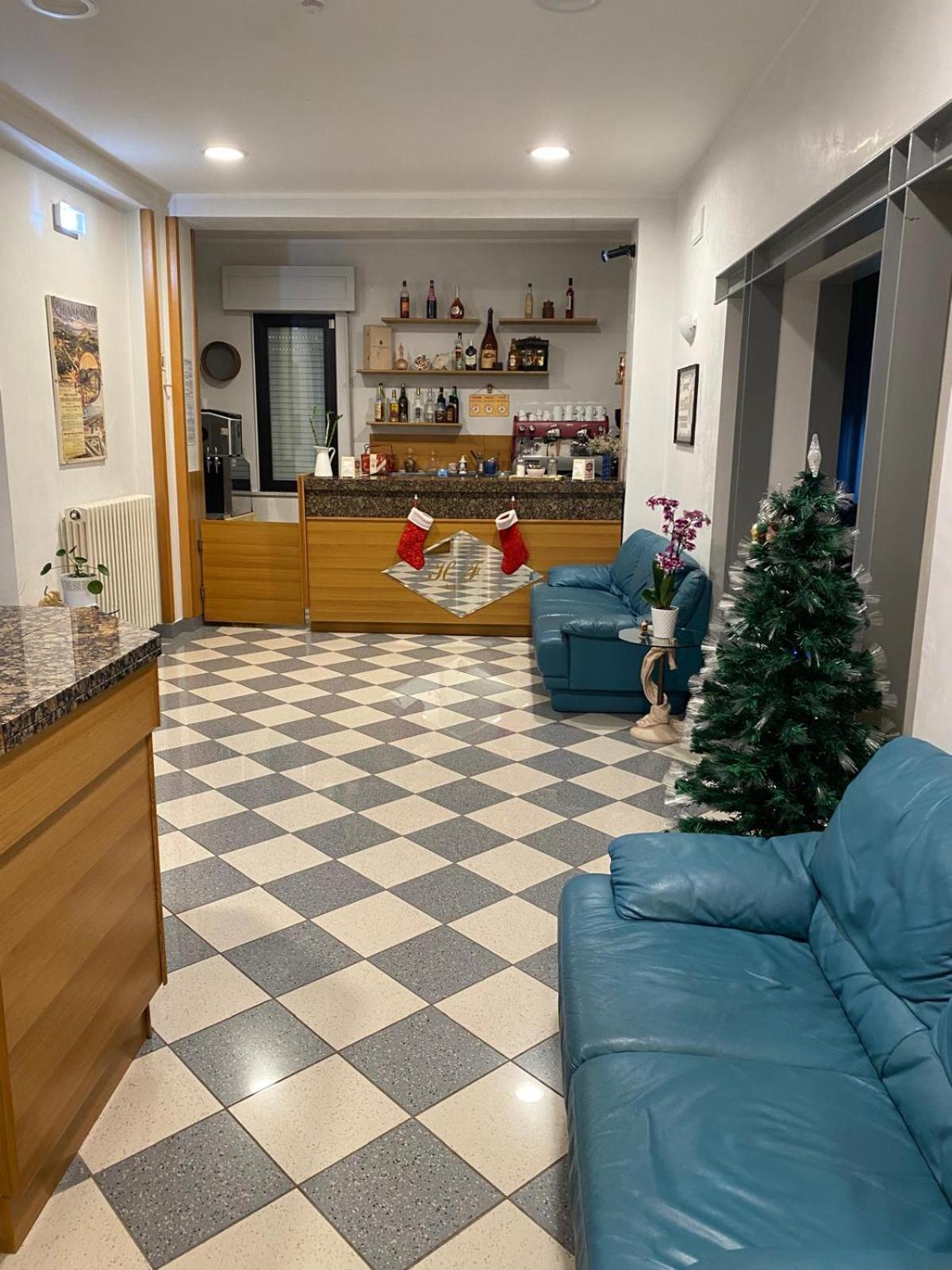 Hotel Ferrara Chianciano Terme Bagian luar foto