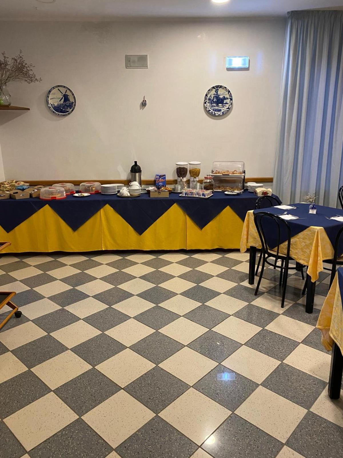 Hotel Ferrara Chianciano Terme Bagian luar foto